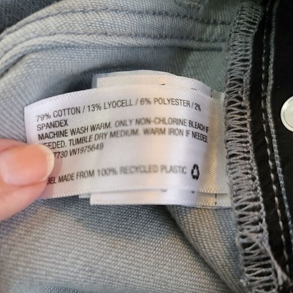 Universal Thread Stretch Jeans 6 NWT - Picture 5 of 6